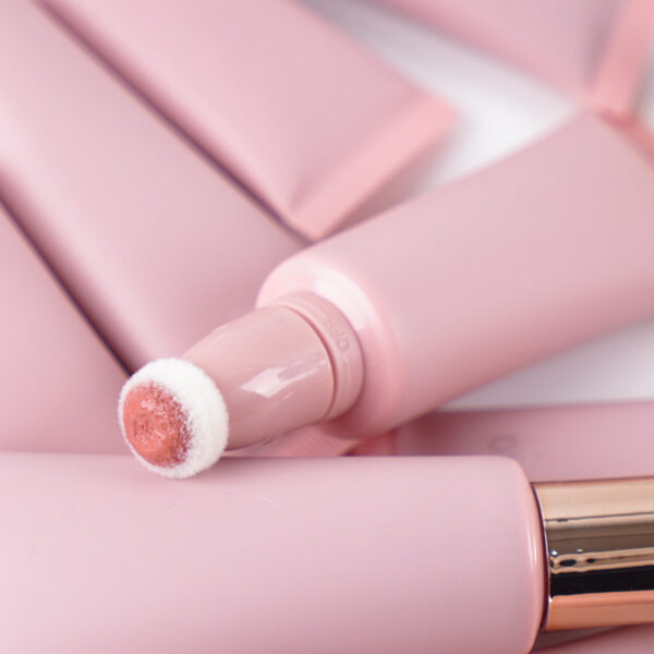 O1CN01n13ckR1QsFRq9oOcI_2213153672031-0-cib.jpg liquid blush milk screw cap squeeze sponge hose long lasting matte silky hose blush milk